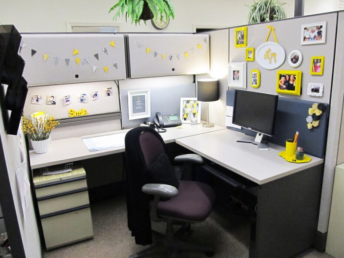 How to decorate your office space at home