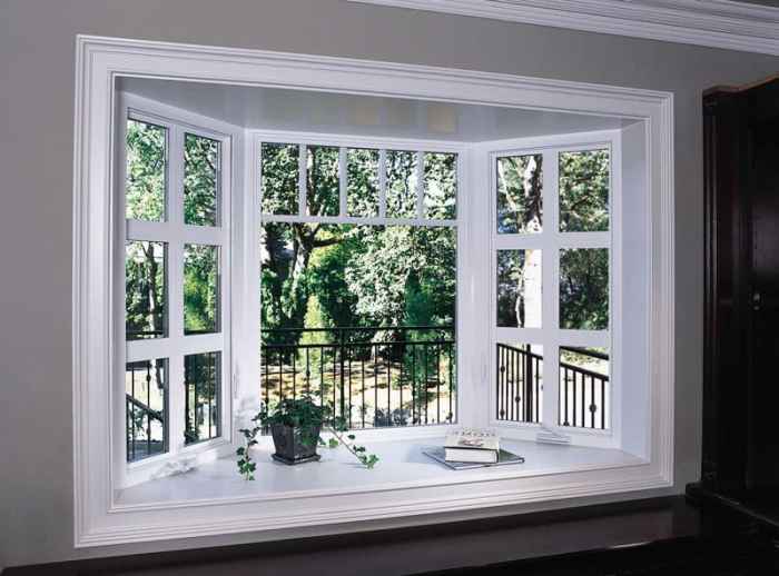 How to decorate a small bay window