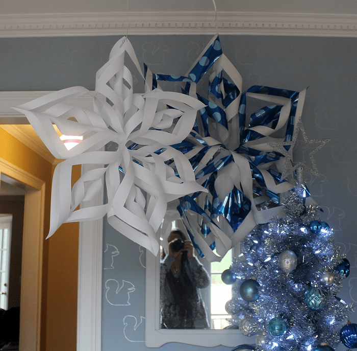 How to make a large snowflake decoration